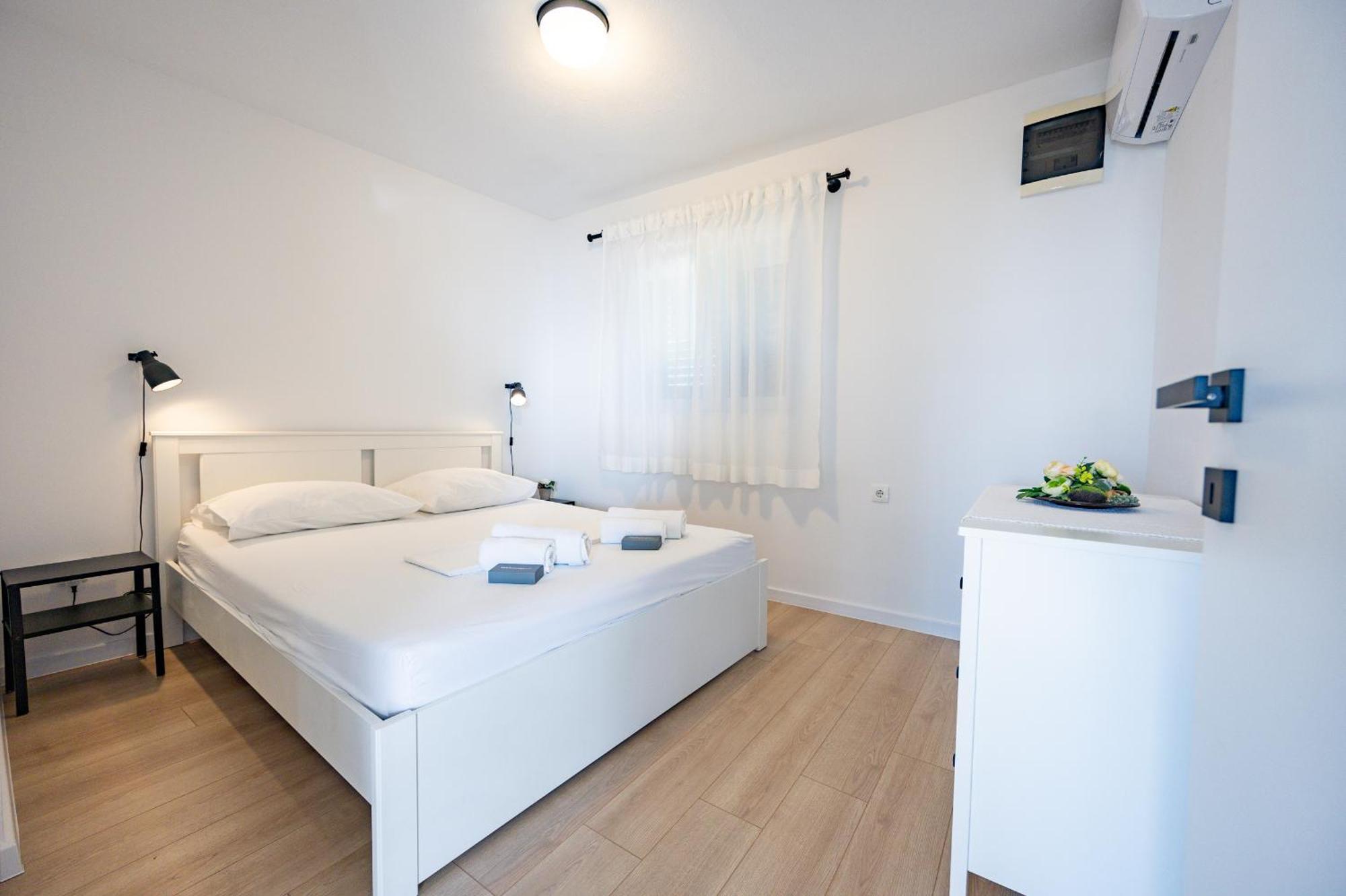 Apartments Krzanic Podgora Esterno foto