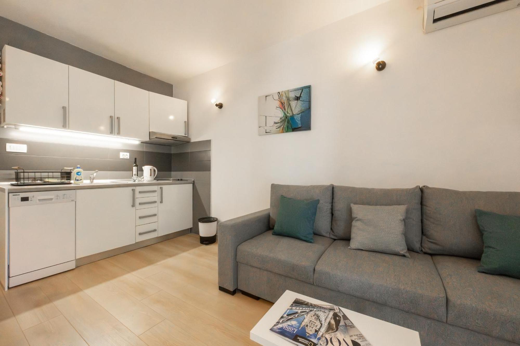 Apartments Krzanic Podgora Esterno foto