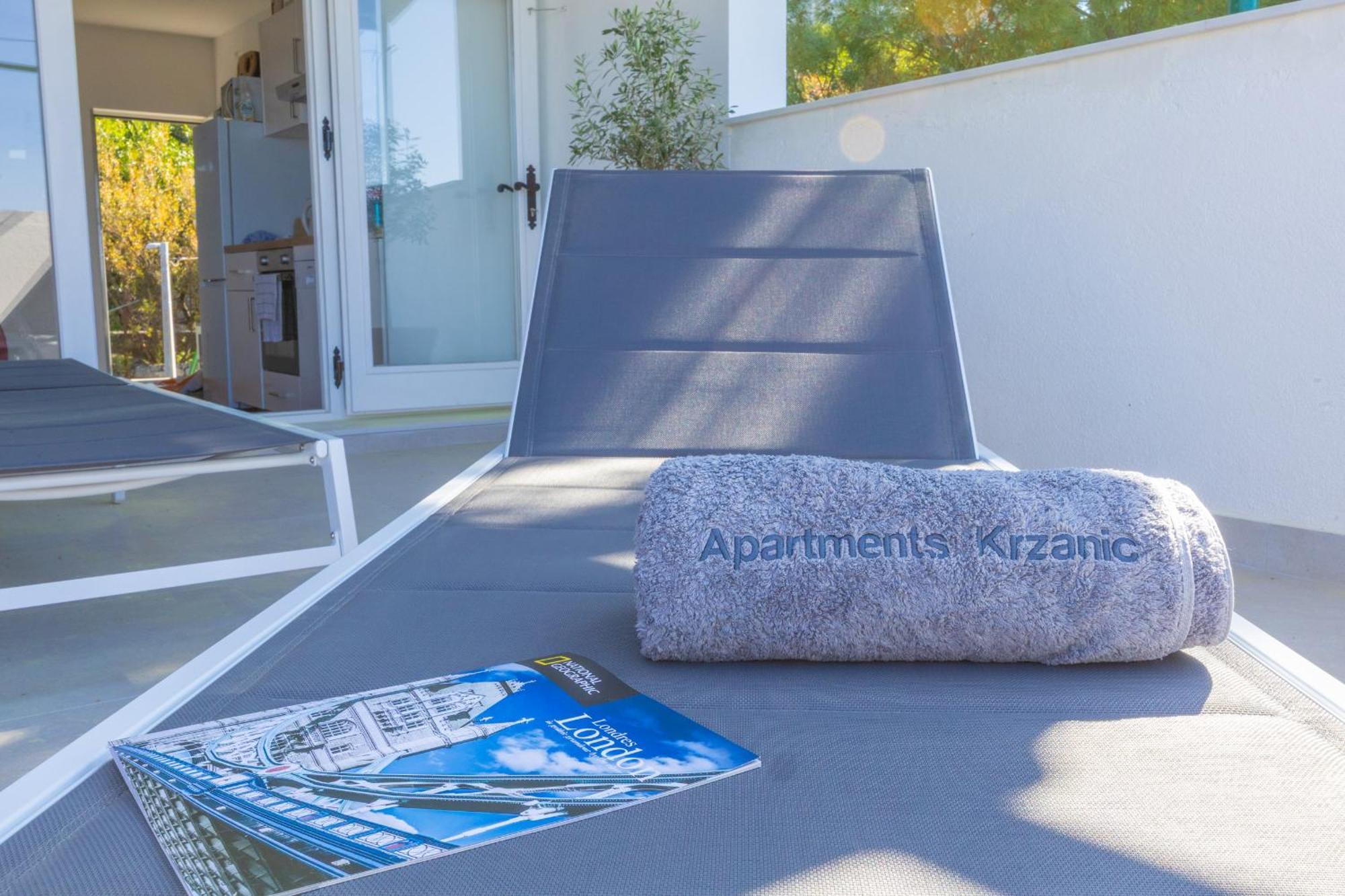 Apartments Krzanic Podgora Esterno foto